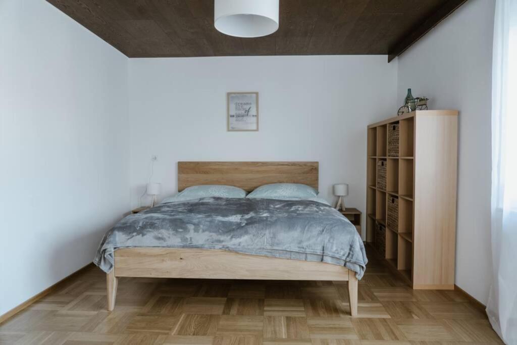 Ferienhaus Barbara Hard Luaran gambar