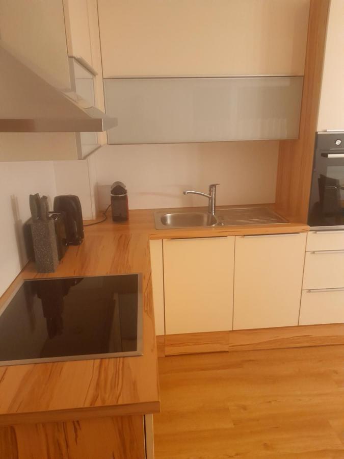 Ferienhaus Barbara Hard Luaran gambar
